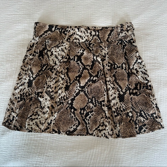 Misguided Snake Skin Print Mini Skirt - Picture 3 of 11
